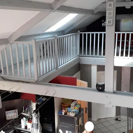 Chaleureux Avec Vue Sur Lac A Curan 105 M²